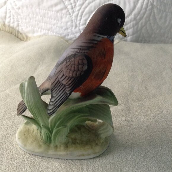 VTG Lefton China Red Robin, KW464, Hand painted Porcelain. Collectible Series - Picture 2 of 5